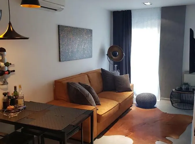 Apartman Vip, With Free Garage Parking Pula