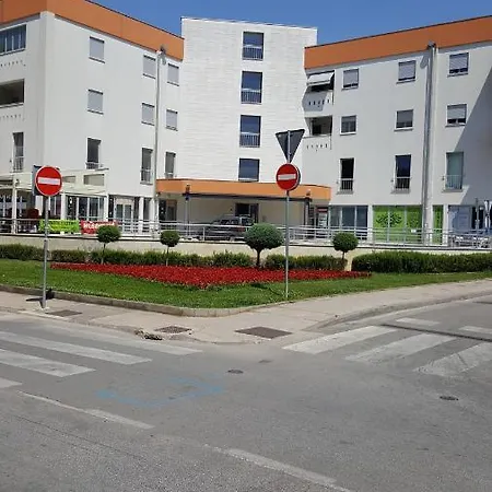 Apartment Vip, With Free Garage Parking