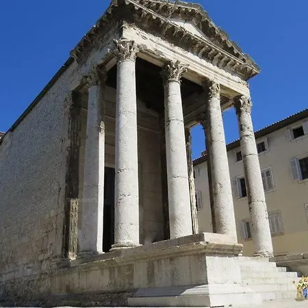 Vip, With Free Garage Parking Lägenhet