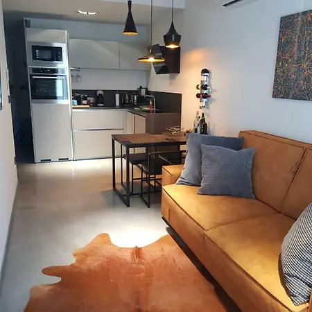 Vip, With Free Garage Parking Apartment Pula