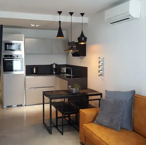 Vip, With Free Garage Parking * Πούλα