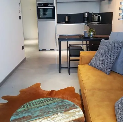 Vip, With Free Garage Parking * Πούλα